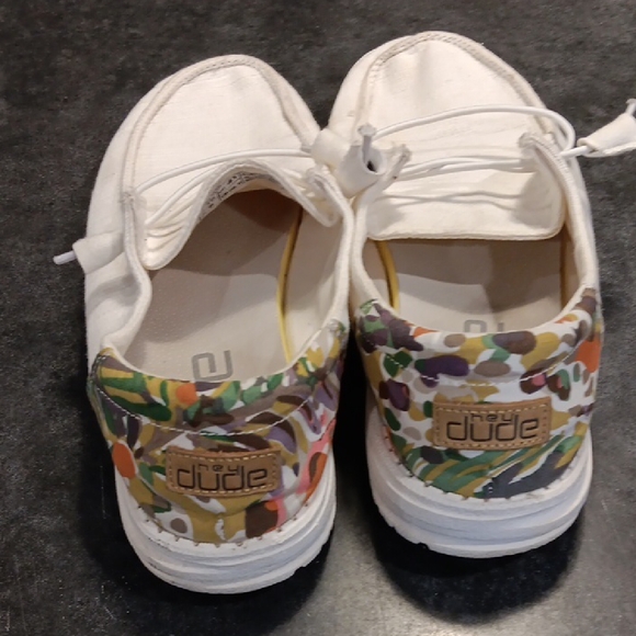 Hey Dude Women's Cream Loafers - Picture 2 of 3